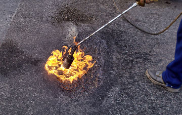 Tong Norton flat roofing repairs